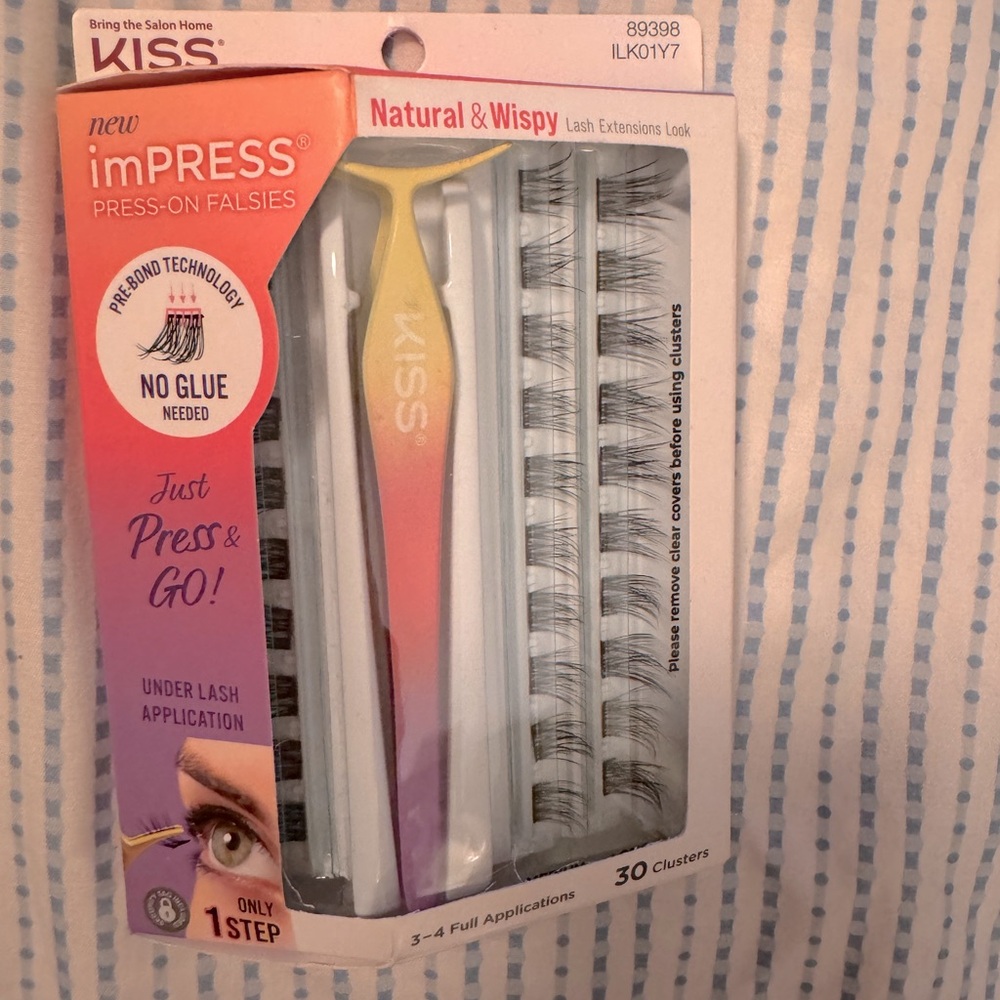 NIB Kiss imPress press on falsies